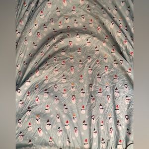 (1) Full Size Snowman Fitted Bed Sheet FITTED SHEET ONLY a blue white red winter